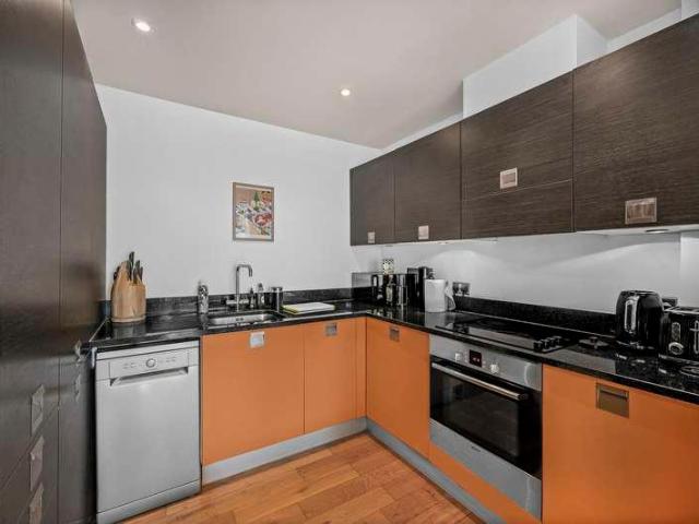 Flat for sale in Islington, Greater London