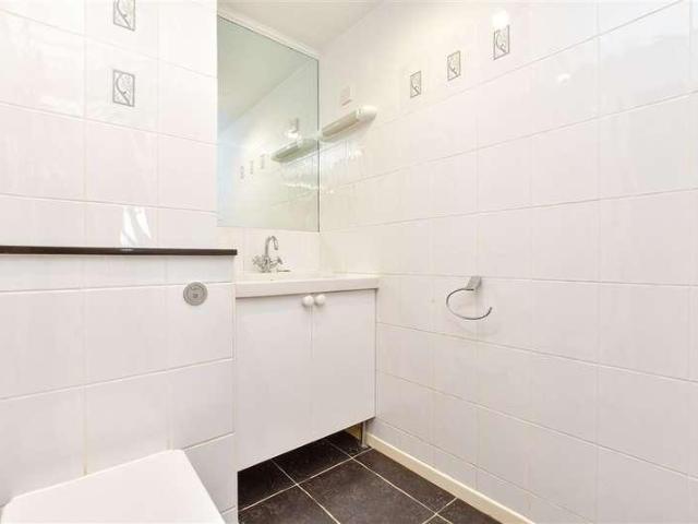 Flat for sale in Carshalton Beeches, Greater London