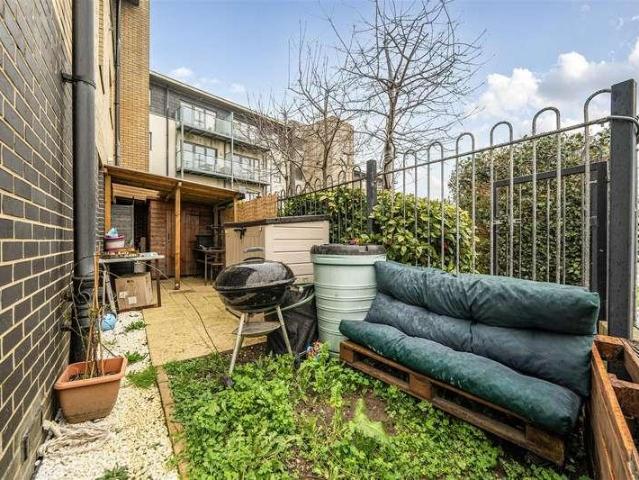 Flat for sale in Fishersgate, West Sussex
