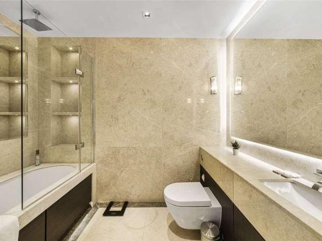 Flat for sale in Brentford, Strand-on-the-Green