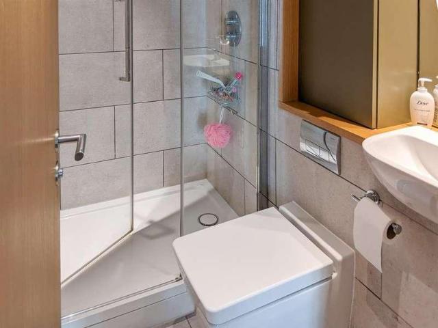 Flat for sale in Canning Town, Greater London