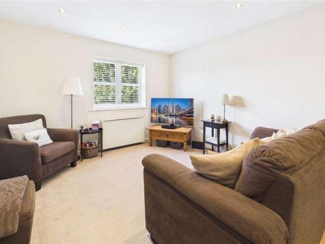 Flat for sale in Enborne, West Berkshire