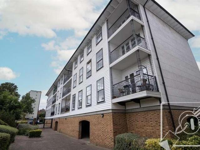 Flat for sale in Milton, Hamerton