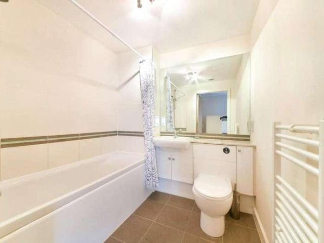Flat for sale in Colindale, Greater London