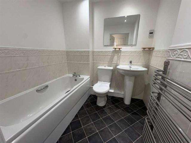 Flat for sale in Westwood Park, Bradford