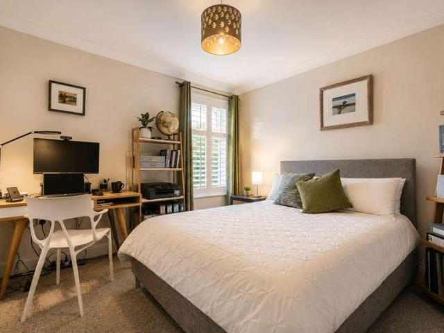 Flat for sale in The Slade, Oxfordshire