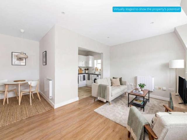 Flat for sale in Charlton, Greater London