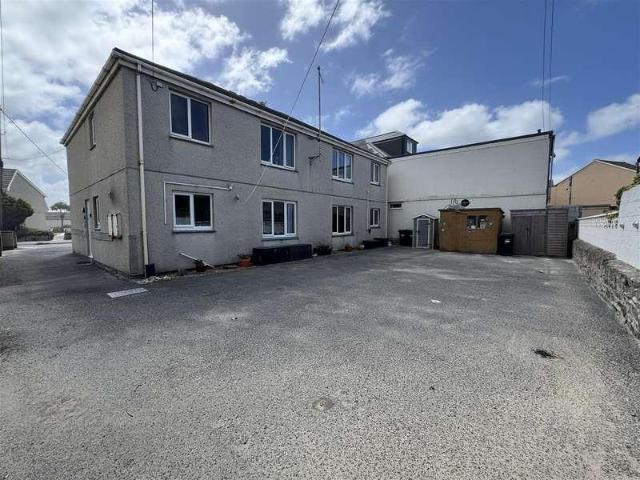 Flat for sale in Penwartha Coombe, Cornwall