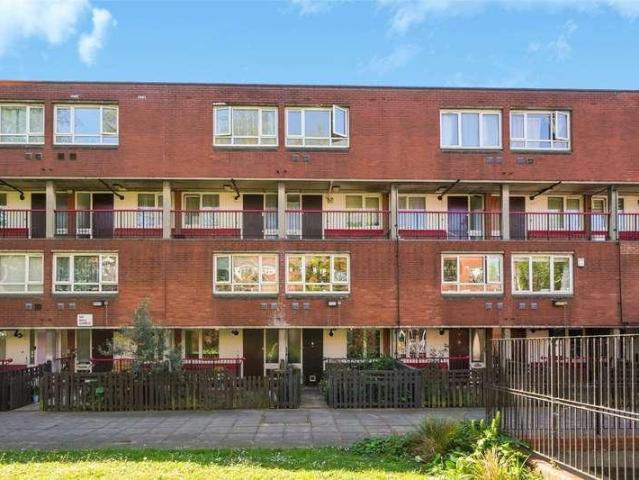Flat for sale in Barnsbury, Greater London