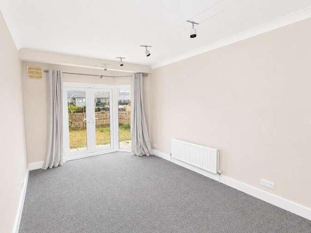Flat for sale in Hammerfield, Pouchen End
