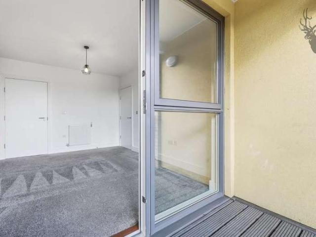 Flat for sale in Old Ford, Bow