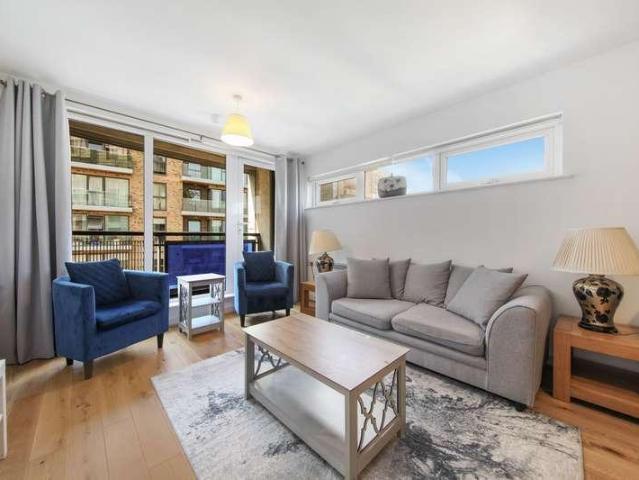Flat for sale in Greenwich Town Centre, Greater London