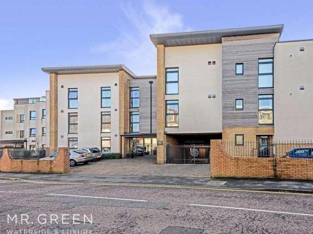 Flat for sale in Southbourne, Wick