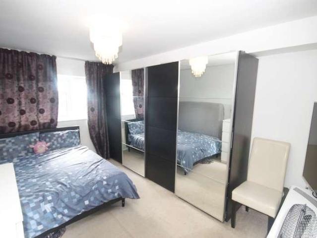 Flat for sale in Northolt, London Borough of Ealing