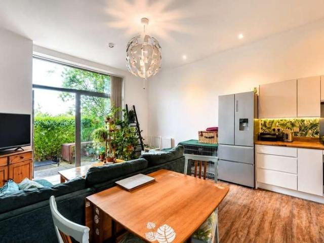 Flat for sale in Guildford Park, Westborough