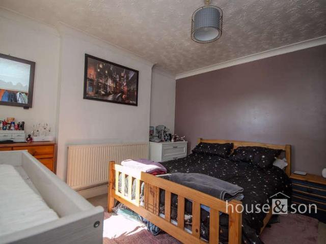 Flat for sale in Talbot Village, Bournemouth
