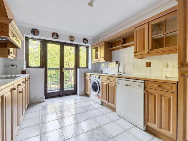 Flat for sale in Fishery, Maidenhead
