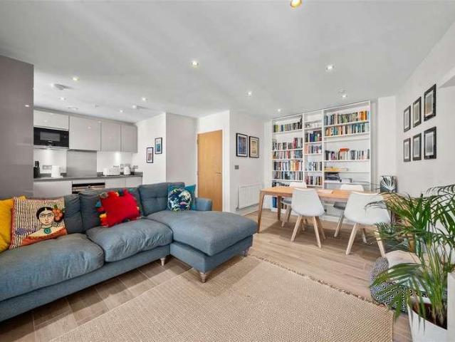 Flat for sale in Row Town, Surrey