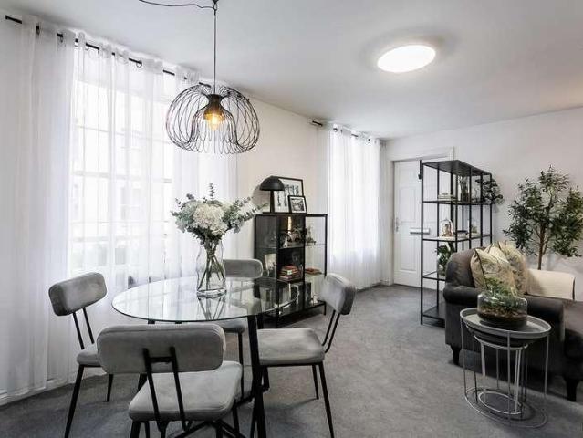 Flat for sale in North Leith, Scotland