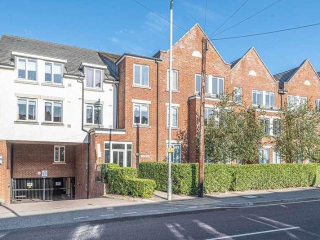 Flat for sale in King's Walden, Hertfordshire