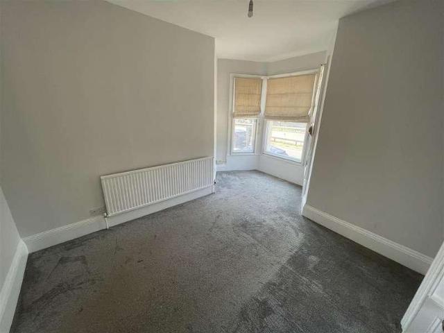 Flat for sale in Salisbury, Wiltshire