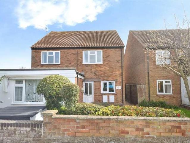 Flat for sale in Felixstowe, Eastbridge