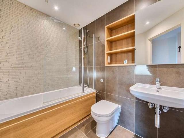 Flat for sale in Little Stanmore, Greater London