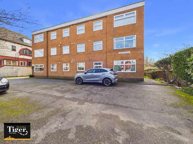 Flat for sale in Revoe, Blackpool
