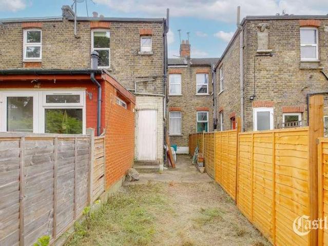 Flat for sale in Greater London