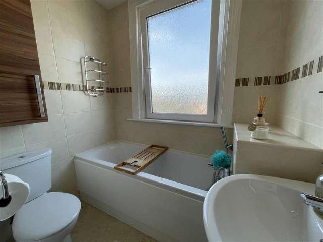 Flat for sale in The Old Town, Scarborough