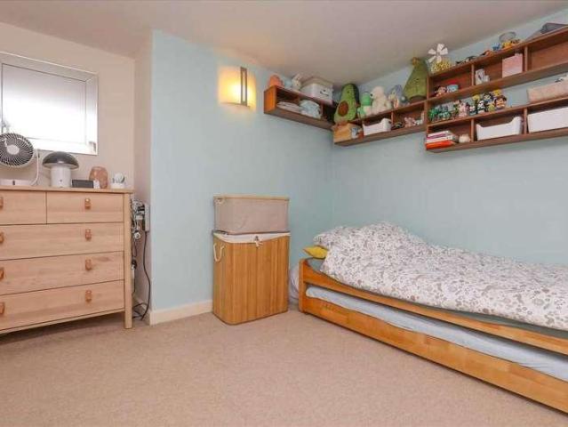 Flat for sale in Calderstones
