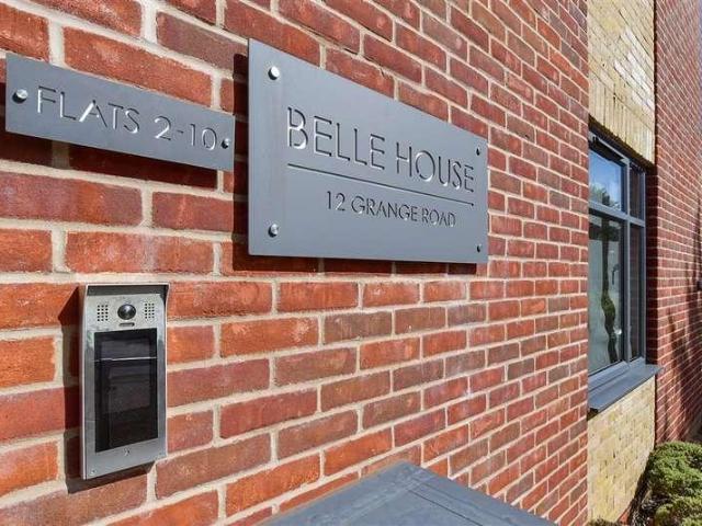 Flat for sale in Greater London