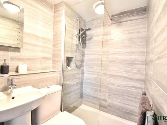 Flat for sale in Watergate, Devon