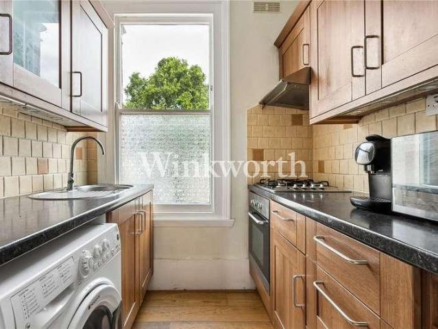 Flat for sale in Palmers Green, Greater London