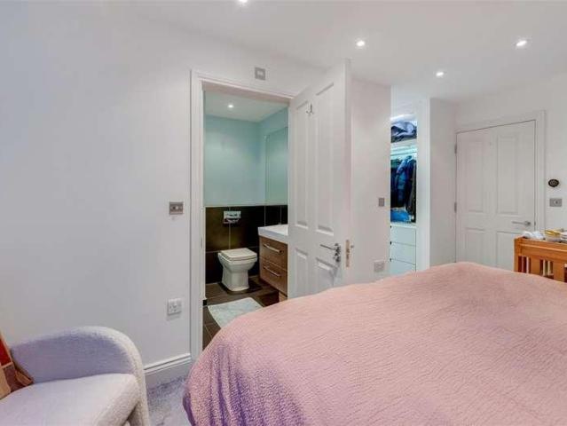 Flat for sale in Gospel Oak, Greater London