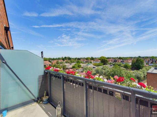 Flat for sale in Lower Halliford, Surrey