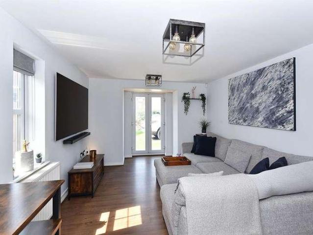Flat for sale in Greenside, Macclesfield
