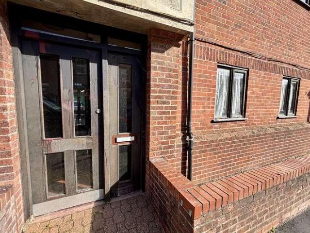 Flat for sale in Hythe, Fordham Heath