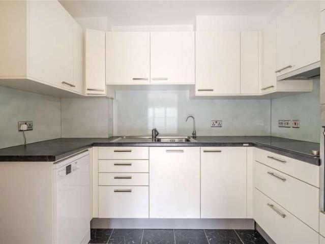 Flat for sale in Fairfield, Fole