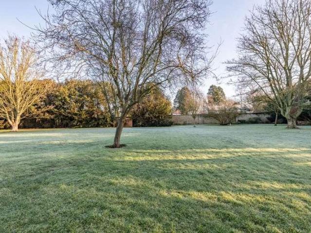 Flat for sale in Evershot, Oxfordshire