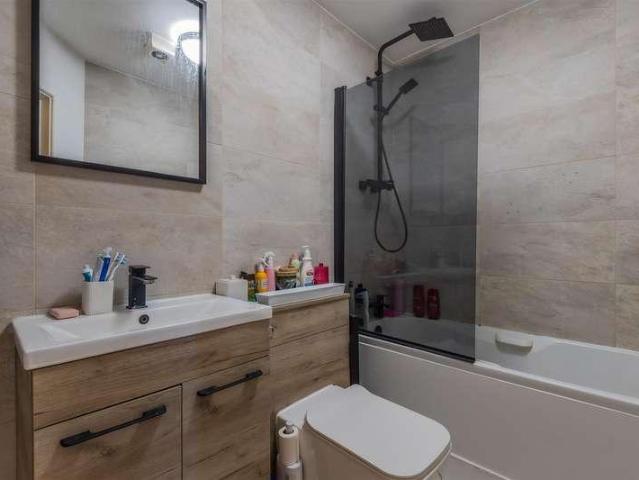 Flat for sale in Penarth, Wales