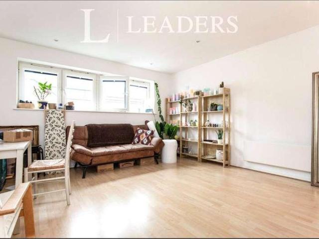 Flat for sale in Milverton, Green Close