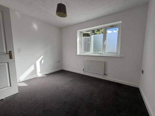 Flat for sale in Whitefield, Bury