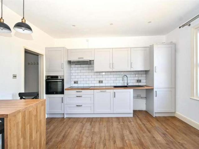 Flat for sale in Roselands, Eastbourne