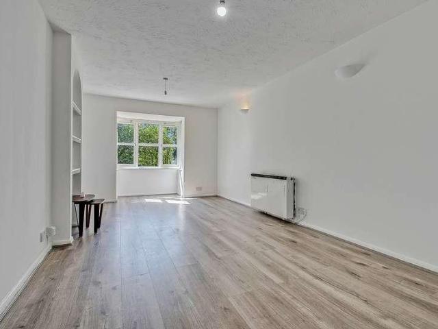 Flat for sale in Greater London