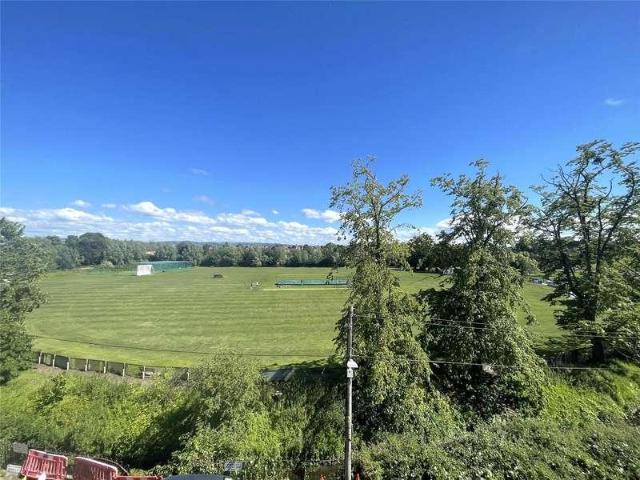 Flat for sale in Tewkesbury, Pamington