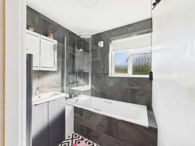 Flat for sale in Storrington, Horsham