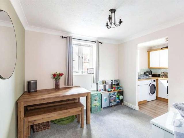 Flat for sale in Chelmsford, Essex