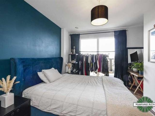 Flat for sale in Leyton, Greater London