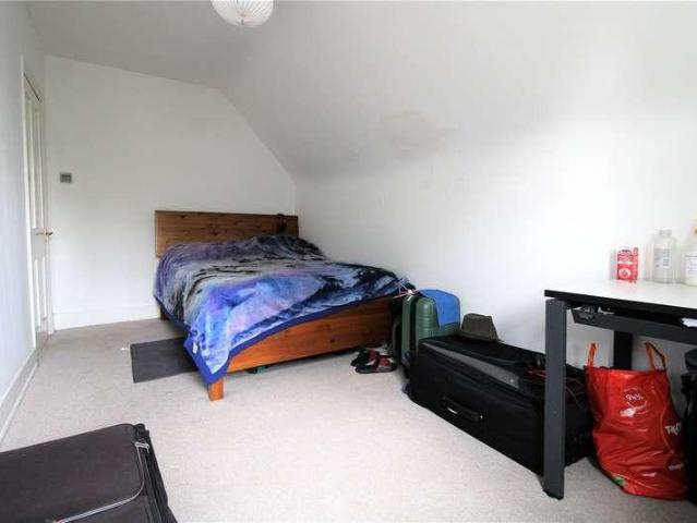 Flat for sale in London Borough of Croydon, Addiscombe